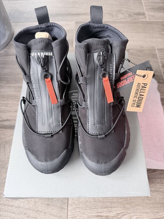 Palladium Off Grid Hi Waterproof Unisex Boot Black/black M-4 & W-5.5 US